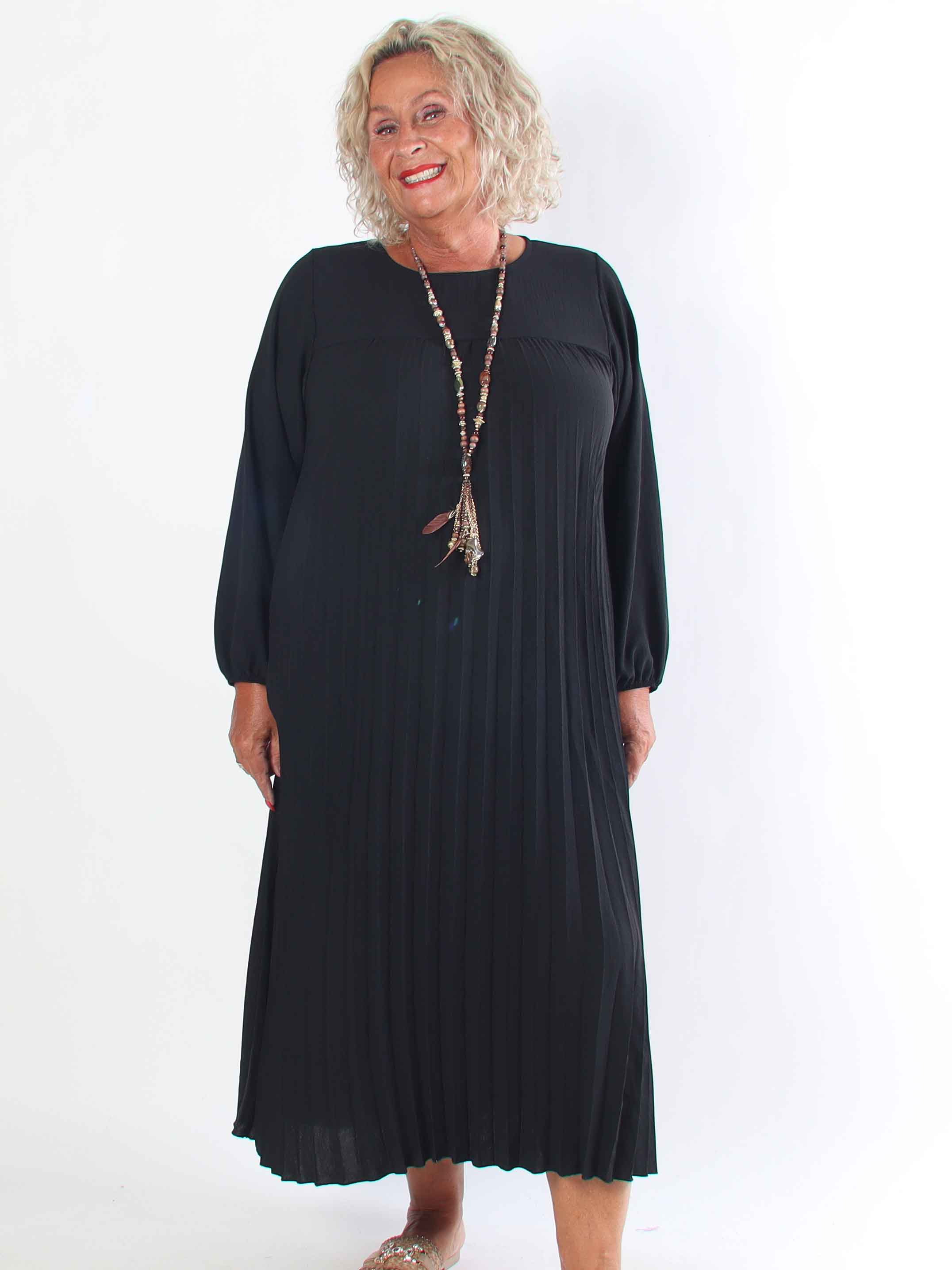 Nancy Long Sleeve - Lang plus size kjole med plisseringer og lommer